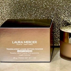 Laura Mercier setting powder